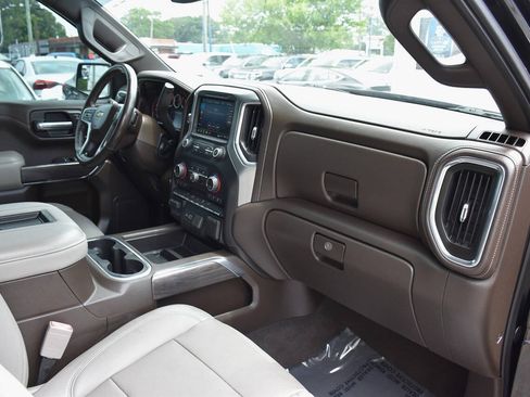 Used 2019 Chevrolet Silverado 1500 LTZ w/ LTZ Convenience Package RWD image 18
