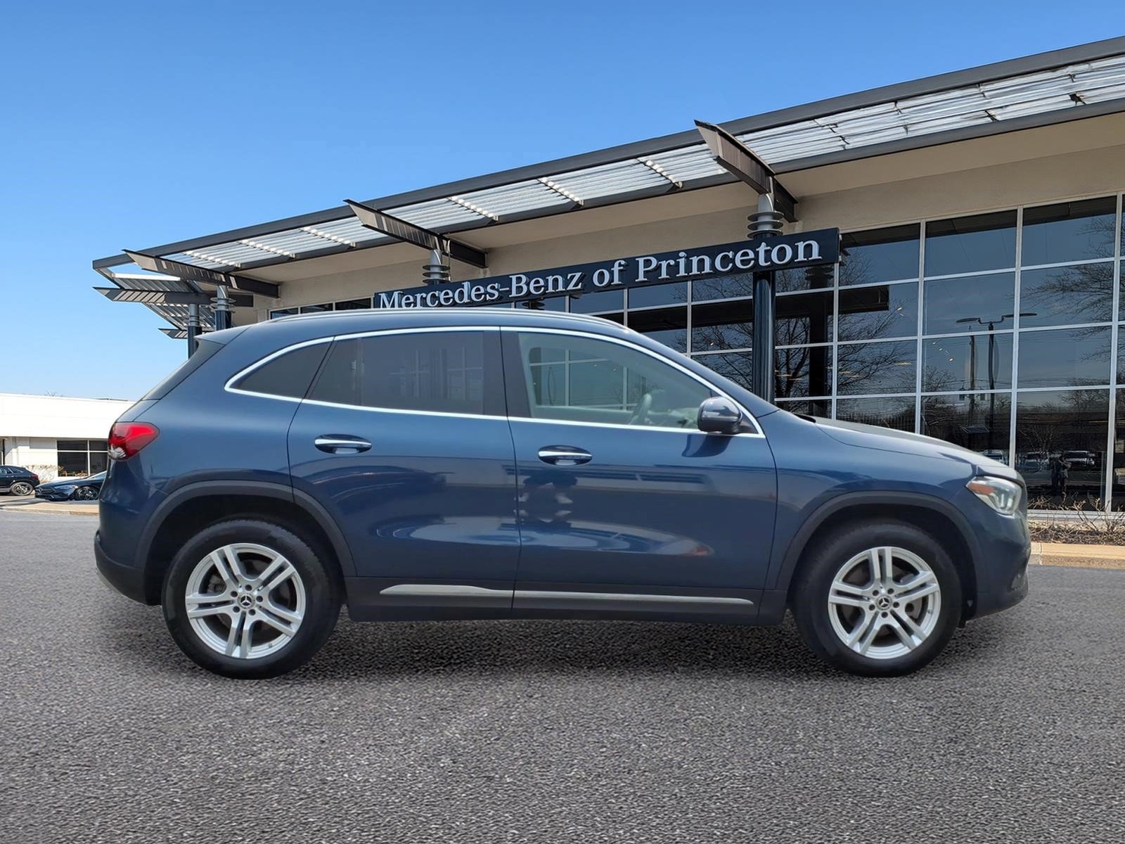 Certified 2023 Mercedes-Benz GLA 250 4MATIC image 2