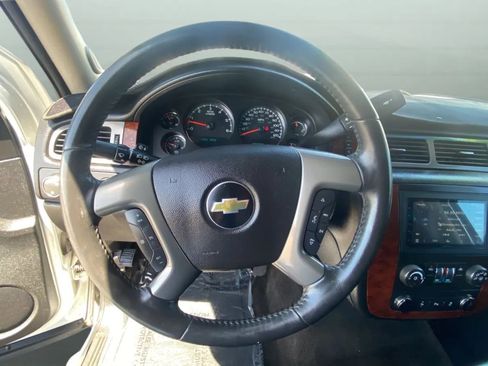 Used 2013 Chevrolet Avalanche LS AWD/4WD image 21