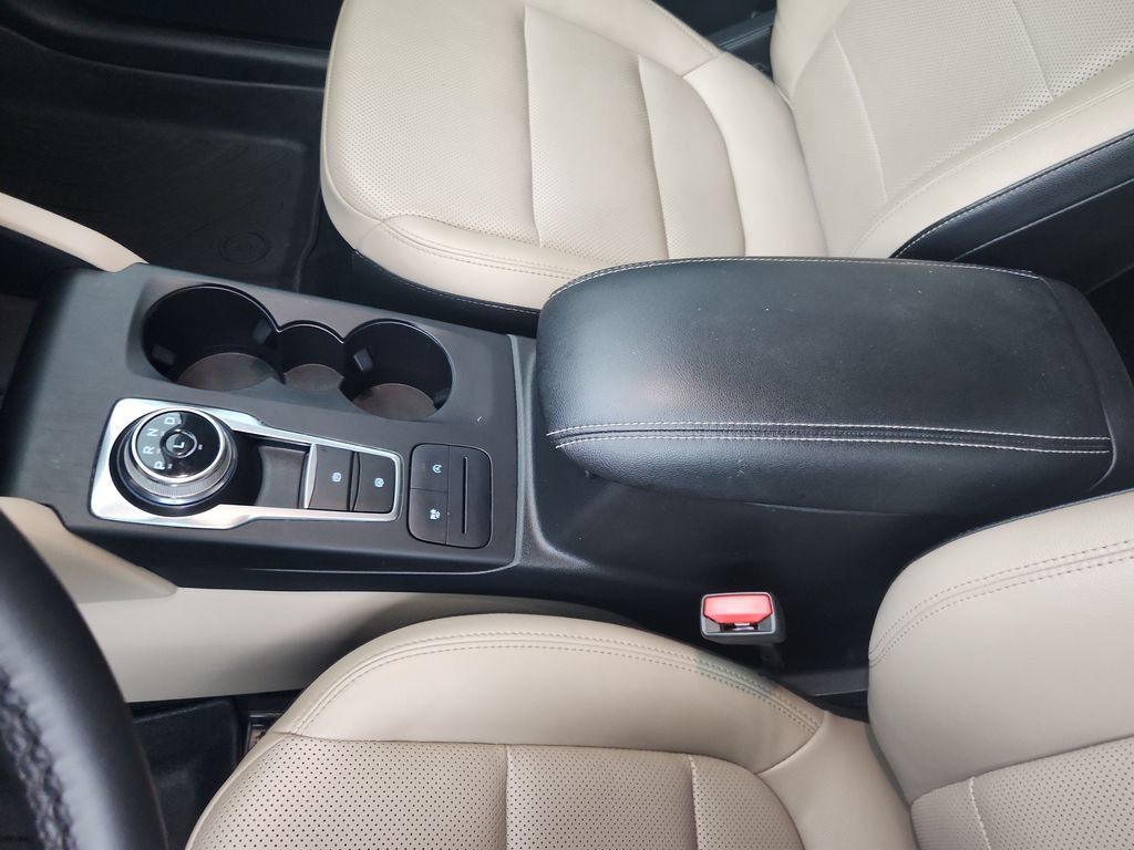 Used 2022 Ford Escape SEL w/ Technology Package FWD image 32