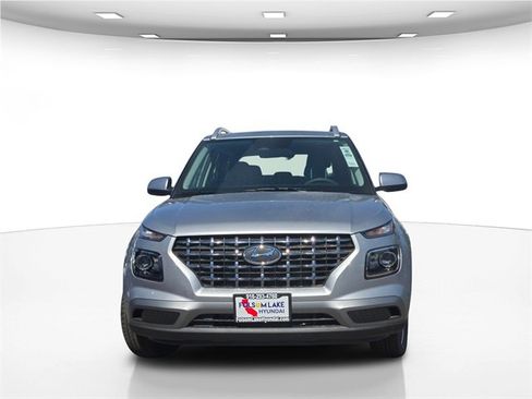 New 2025 Hyundai Venue SEL image 2