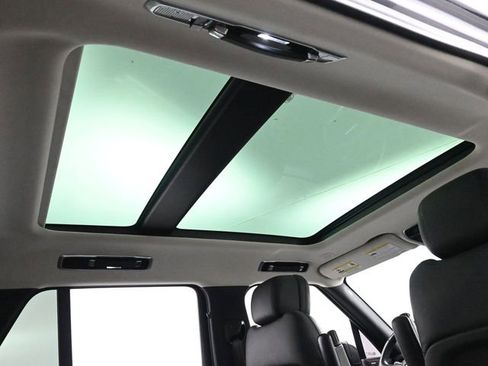 Used 2024 Land Rover Range Rover SE image 20