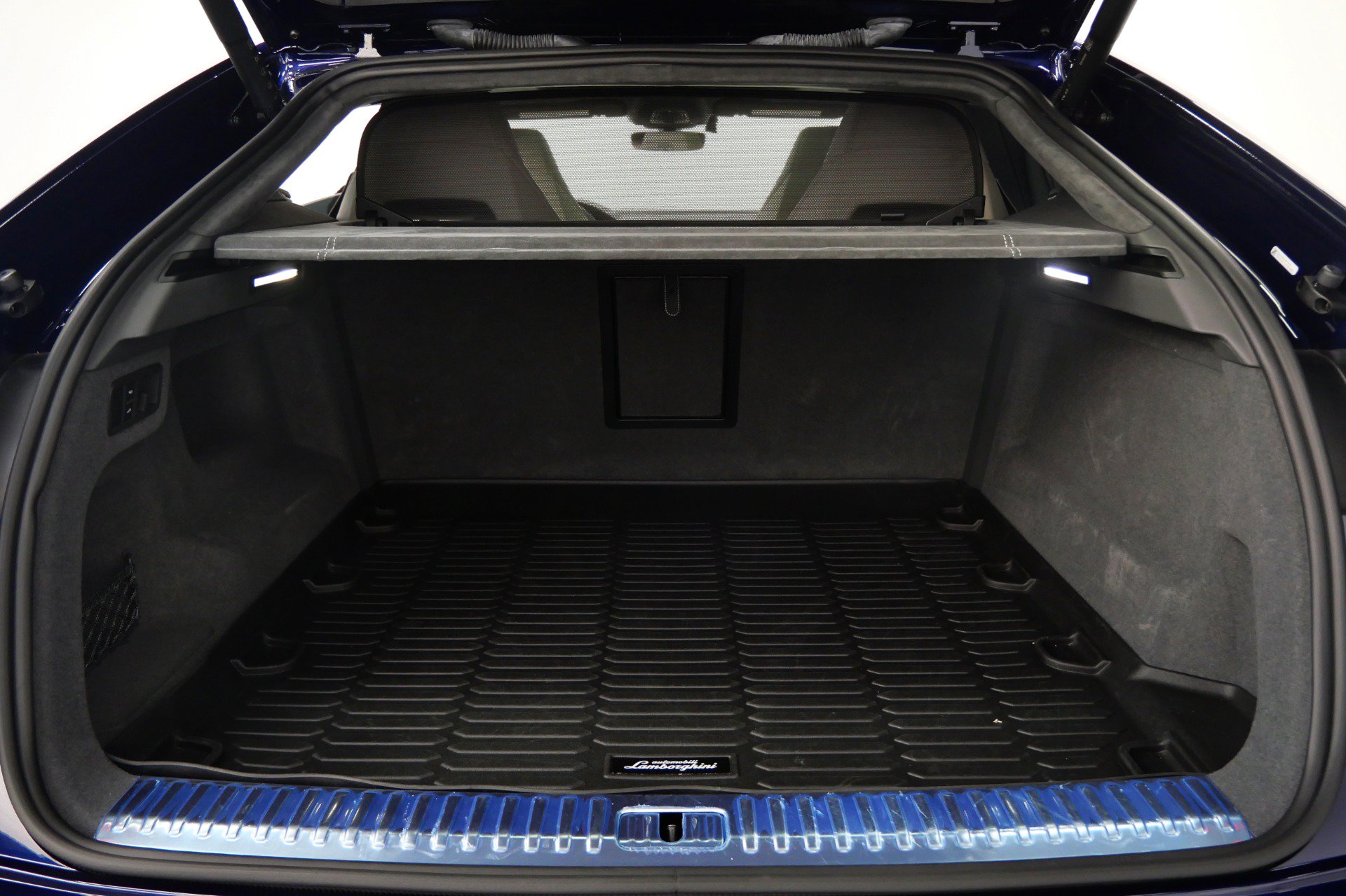 Used 2022 Lamborghini Urus AWD/4WD image 18