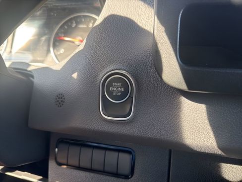 Used 2025 Mercedes-Benz Sprinter 2500 image 18