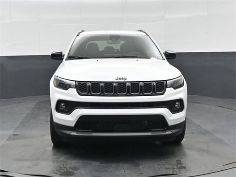 New 2026 Jeep Compass Latitude image 9