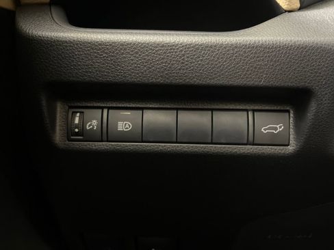 Used 2020 Toyota RAV4 XLE Premium image 30