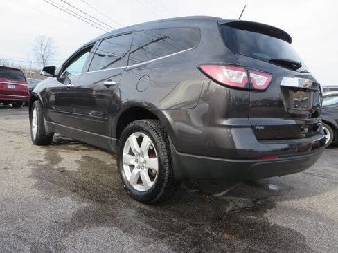 Used 2016 Chevrolet Traverse LT w/ Style and Technology Package image 3
