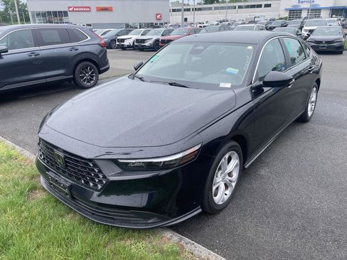 Used 2023 Honda Accord LX image 3