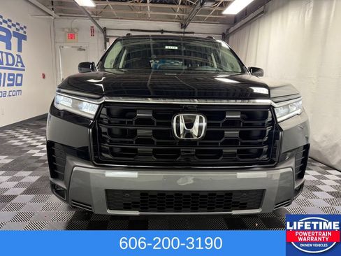 New 2026 Honda Pilot Elite image 2