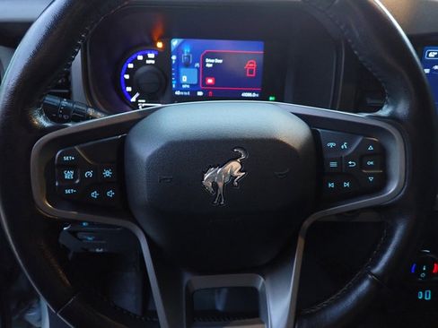 Used 2022 Ford Bronco Everglades image 25