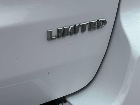 Used 2021 Jeep Grand Cherokee Limited AWD/4WD image 9