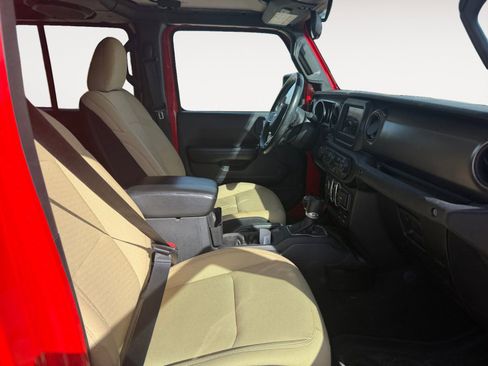 Used 2020 Jeep Gladiator Sport w/ Quick Order Package 24S AWD/4WD image 15