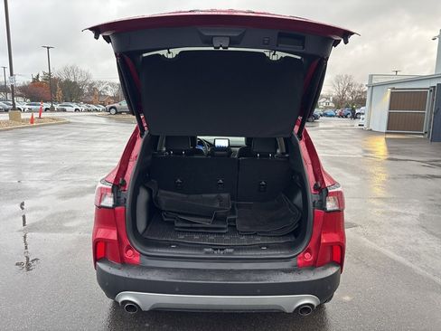 Used 2020 Ford Escape Titanium image 8