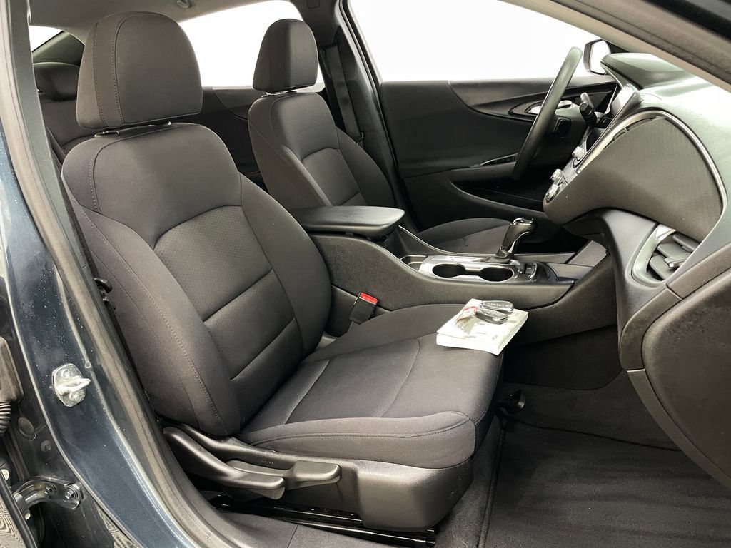 Used 2019 Chevrolet Malibu LS FWD image 32