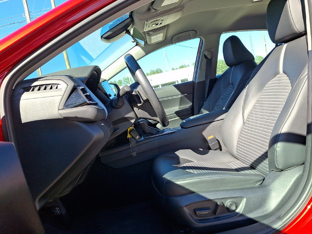 Used 2024 Toyota Camry SE FWD image 9