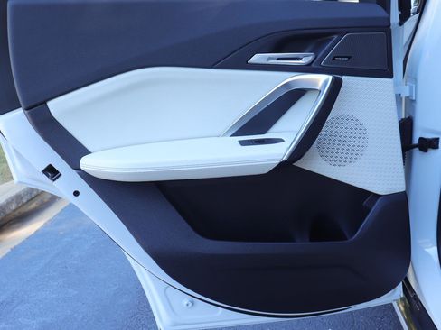 Used 2026 BMW X1 xDrive28i w/ Technology Package image 12