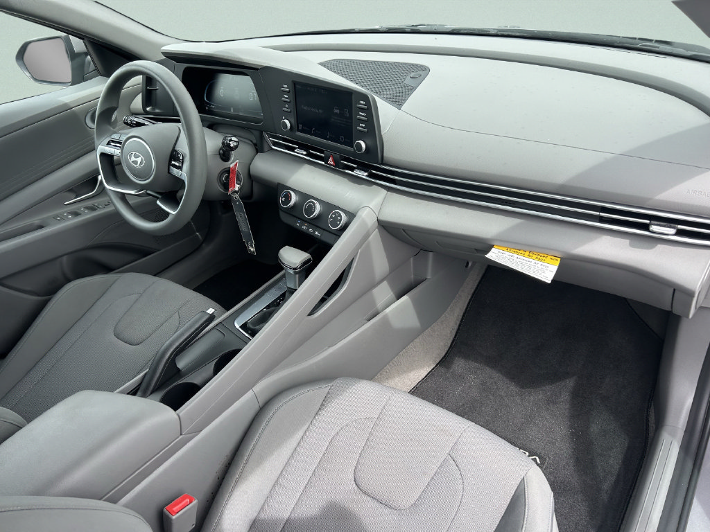 New 2026 Hyundai Elantra SE FWD image 16