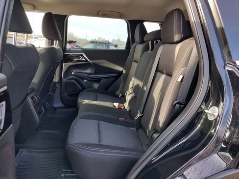 Used 2022 Mitsubishi Outlander ES image 12