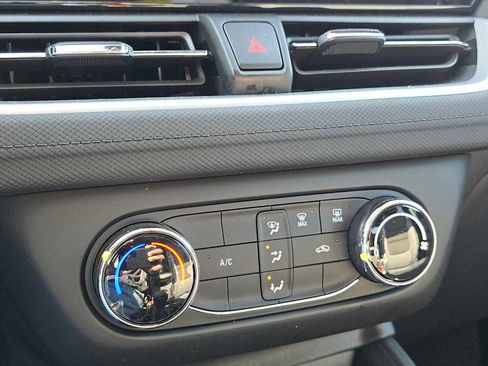 Used 2026 Chevrolet TrailBlazer LS w/ LS Convenience Package AWD/4WD image 33