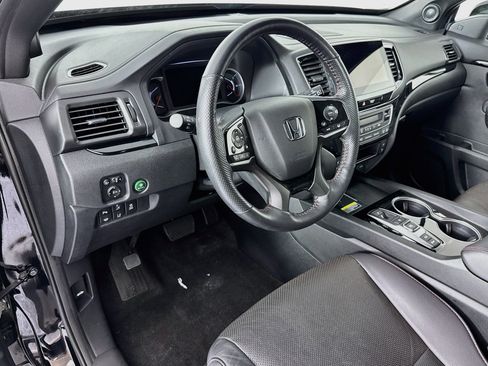 Certified 2024 Honda Passport Black Edition image 9
