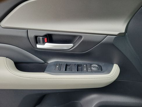 Used 2024 Toyota Grand Highlander XLE image 17