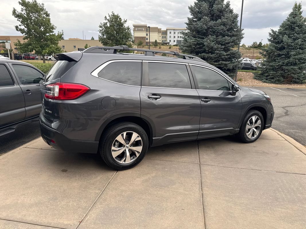 Used 2023 Subaru Ascent Premium w/ Convenience Package AWD/4WD image 6