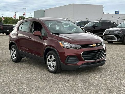 Used 2017 Chevrolet Trax LS FWD image 6