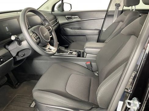 Certified 2025 Kia Sportage LX image 2