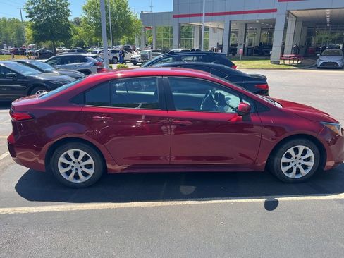 Used 2024 Toyota Corolla LE image 6