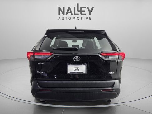 Used 2021 Toyota RAV4 XLE image 4