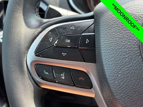 Used 2022 Jeep Cherokee Limited AWD/4WD image 14