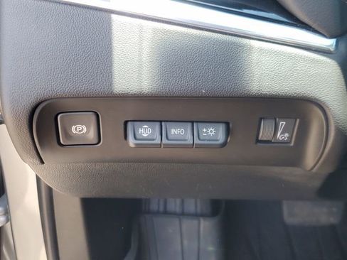 Used 2023 Buick Enclave Avenir FWD image 22