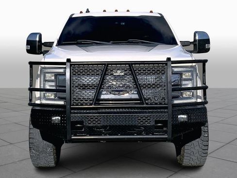 Used 2019 Ford F350 Lariat w/ Lariat Ultimate Package image 4