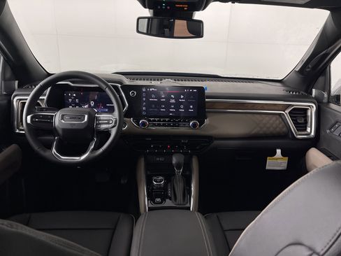 New 2026 GMC Canyon Denali w/ LPO, Denali Black Edition image 17