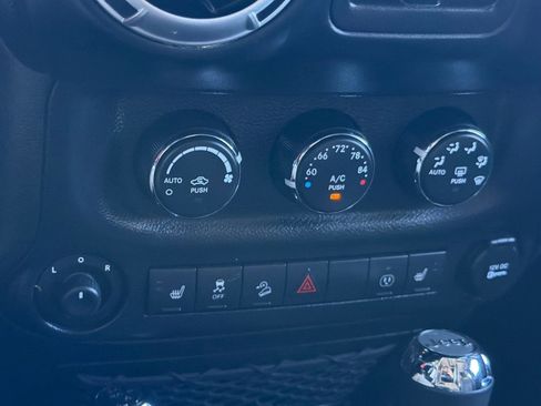 Used 2015 Jeep Wrangler Unlimited Sahara w/ Max Tow Package AWD/4WD image 19
