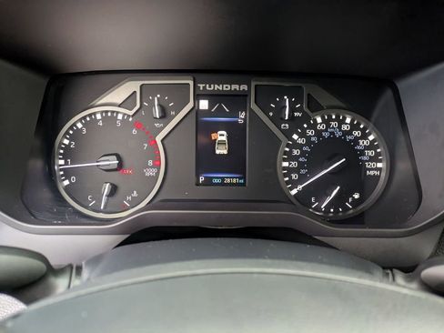 Used 2022 Toyota Tundra SR5 w/ SR5 Convenience Package AWD/4WD image 15