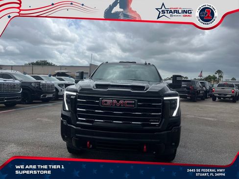Used 2025 GMC Sierra 2500 AT4 w/ AT4 Premium Plus Package AWD/4WD image 2