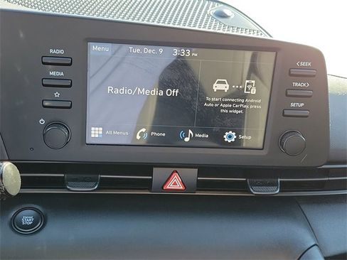 Used 2025 Hyundai Elantra Sport image 9