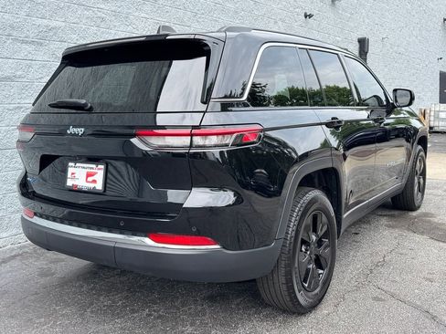Used 2023 Jeep Grand Cherokee 4WD 4xe image 8