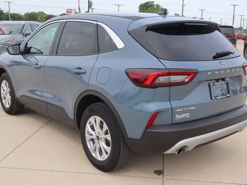 Used 2024 Ford Escape Active AWD/4WD image 8
