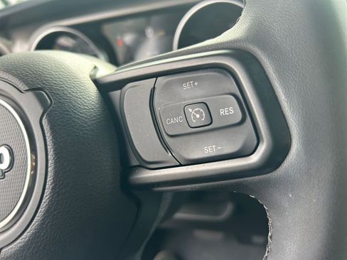 Used 2023 Jeep Wrangler Unlimited w/ Sun & Screen Package AWD/4WD image 18