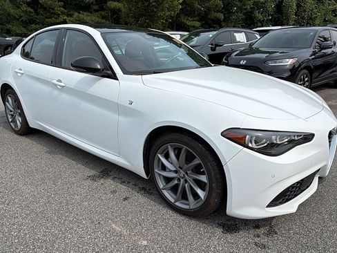 Used 2024 Alfa Romeo Giulia Ti w/ Active Assist Plus Package AWD/4WD image 5