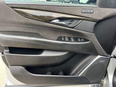 Used 2020 Cadillac Escalade Platinum image 37