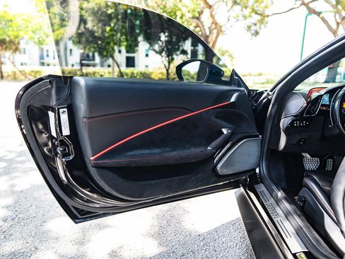 Used 2024 Ferrari Roma RWD image 21