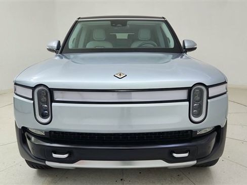 Used 2023 Rivian R1S Adventure image 2