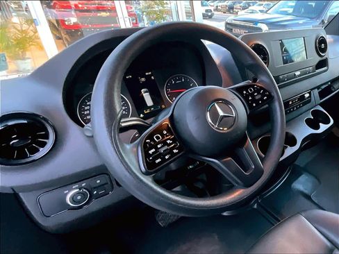 Used 2024 Mercedes-Benz Sprinter 2500 image 17