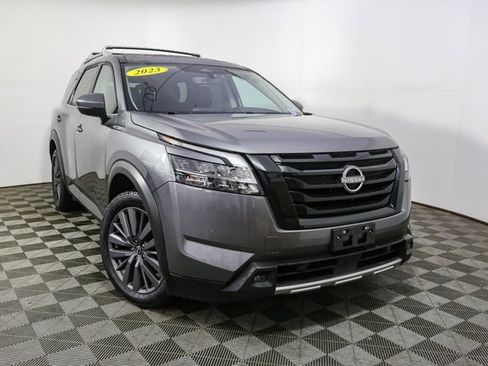 Used 2023 Nissan Pathfinder SL w/ SL Premium Package image 3