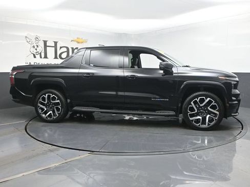 Used 2024 Chevrolet Silverado EV RST AWD/4WD image 48