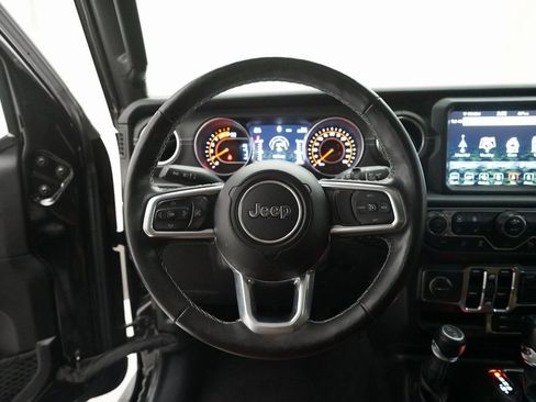 Used 2021 Jeep Wrangler Unlimited Sahara image 4