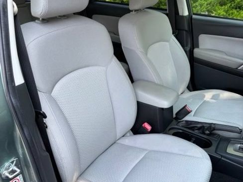 Used 2016 Subaru Forester 2.5i Premium w/ All-Weather Package AWD/4WD image 19